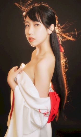 草莓app深夜释放自己_1080P高清免费观看
